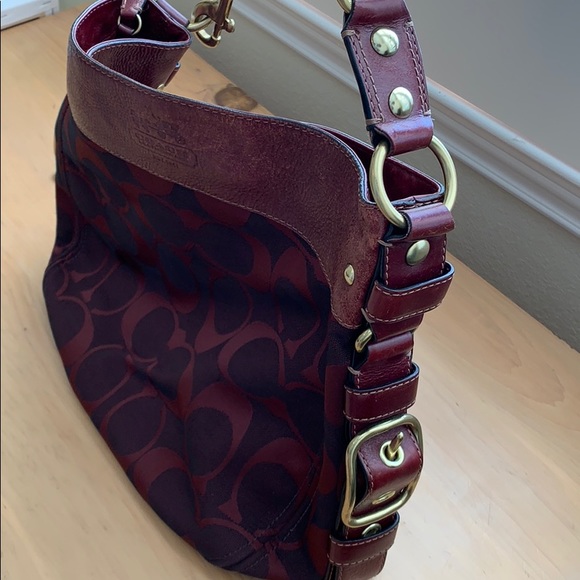 Coach purse - Picture 2 of 4